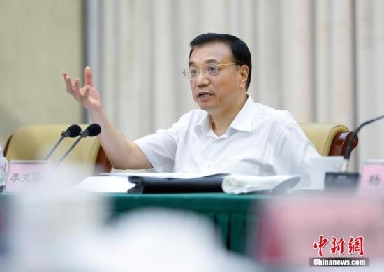 7月3日,中共中央政治局常委、国务院总理李克强在湖南长沙召开部分省份和企业座谈会并作重要讲话。中新社发 刘震 摄 7月3日,中共中央政治局常委、国务院总理李克强在湖南长沙召开部分省份和企业座谈会并作重要讲话。中新社发 刘震 摄