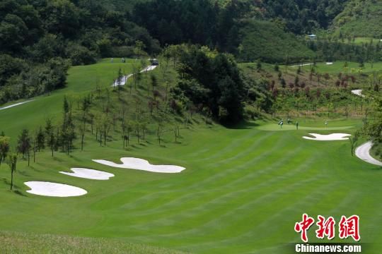 图为秦岭壹号高尔夫球场 记者 田进 摄