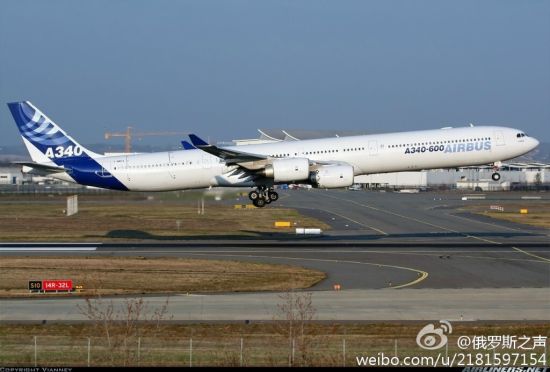 一架从上海飞往英国伦敦的“空中客车-340”空中客车在伊尔库茨克机场迫降。机场的消防调度监督员证实了此消息。 一架从上海飞往英国伦敦的“空中客车-340”空中客车在伊尔库茨克机场迫降。机场的消防调度监督员证实了此消息。