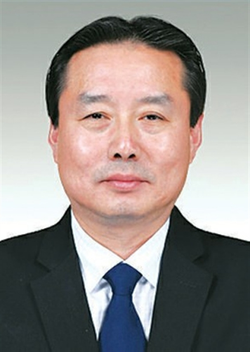 陆民,男,1961年4月出生,汉族,籍贯江苏南通,在职大学,1979年12月参加工作,1982年10月加入中国共产党。现任浦东新区副区长,上海市公安局浦东分局党委书记、局长。拟任上海市公安局副局长。 陆民,男,1961年4月出生,汉族,籍贯江苏南通,在职大学,1979年12月参加工作,1982年10月加入中国共产党。现任浦东新区副区长,上海市公安局浦东分局党委书记、局长。拟任上海市公安局副局长。