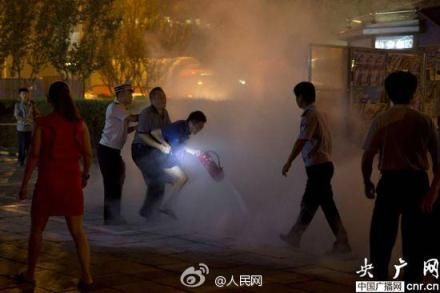 强拆报刊亭现场 强拆报刊亭现场