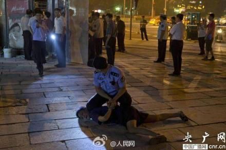 强拆报刊亭现场 强拆报刊亭现场