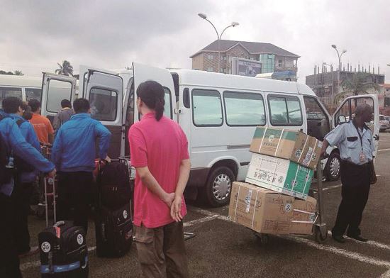 北京时间今天上午,北京地坛医院李鑫(埃博拉疫情防控专家组成员)在微信朋友圈发出报平安照片 北京时间今天上午,北京地坛医院李鑫(埃博拉疫情防控专家组成员)在微信朋友圈发出报平安照片