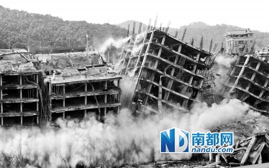 广州白云区太和镇大源村以爆破方式强拆违建。 广州白云区太和镇大源村以爆破方式强拆违建。