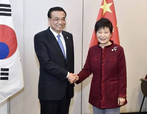 李克强会见韩国总统朴槿惠 李克强会见韩国总统朴槿惠