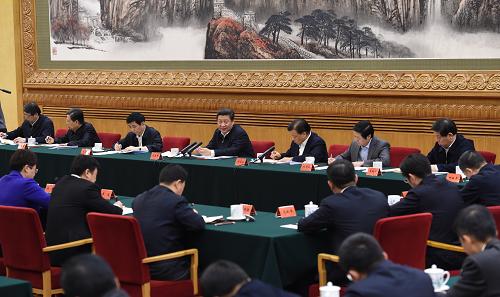 图为:2015年1月12日,习近平在北京主持召开座谈会,同中央党校第一期县委书记 研修班学员进行座谈并发表重要讲话。 图为:2015年1月12日,习近平在北京主持召开座谈会,同中央党校第一期县委书记 研修班学员进行座谈并发表重要讲话。