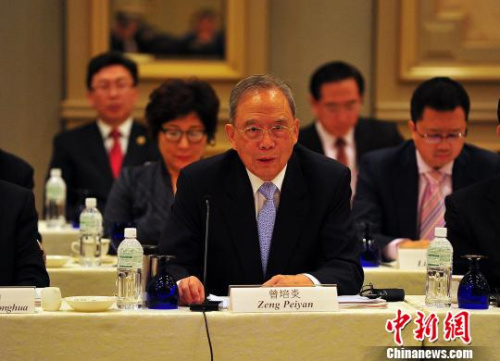 图为曾培炎致辞。 王健 摄 图为曾培炎致辞。 王健 摄