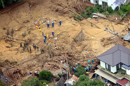 11号强台风登陆冲绳大雨导致日本3人死亡(图)