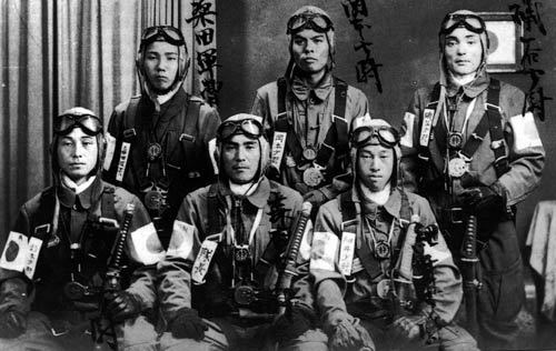 点击查看源网页 日本神风队战机撞击美国军舰血腥瞬间