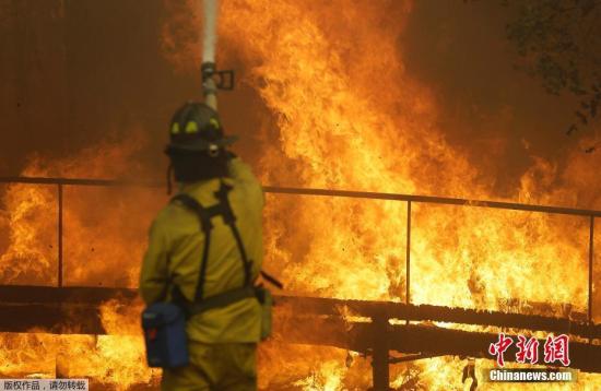 加州州长杰里·布朗9日致信总统特朗普，要求其宣布加州北部林火为重大灾难，以得到更多联邦援助。
