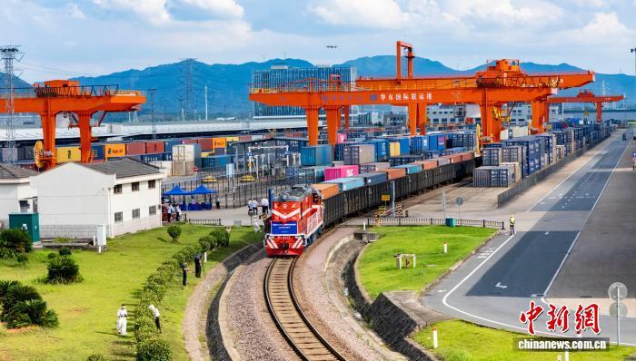 Yangtze River Delta launches first China-Kyrgyzstan-Uzbekistan multimodal freight train